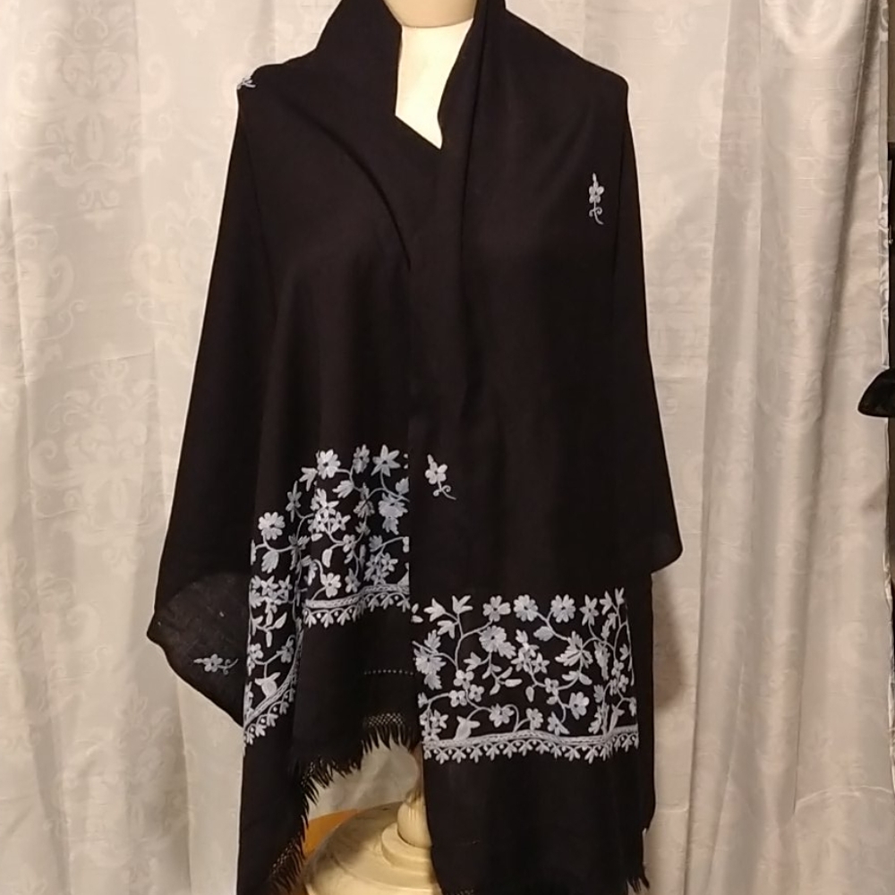 Dark Navy Pashmina Shawl W/ Embroidered Flowers - Picture 4 of 9